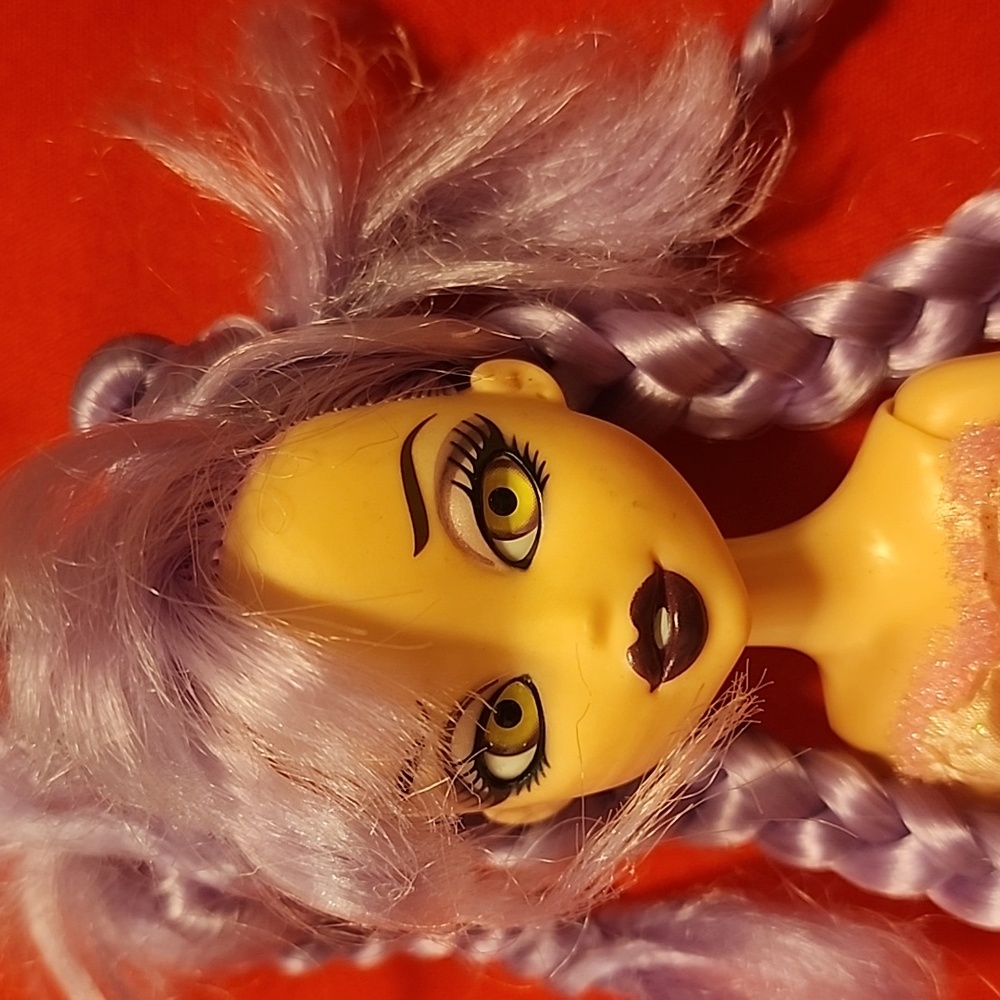 Bratz Bratzillaz Glam Gets Wicked Doll Yasmina Clairvoya - Picture 3 of 4